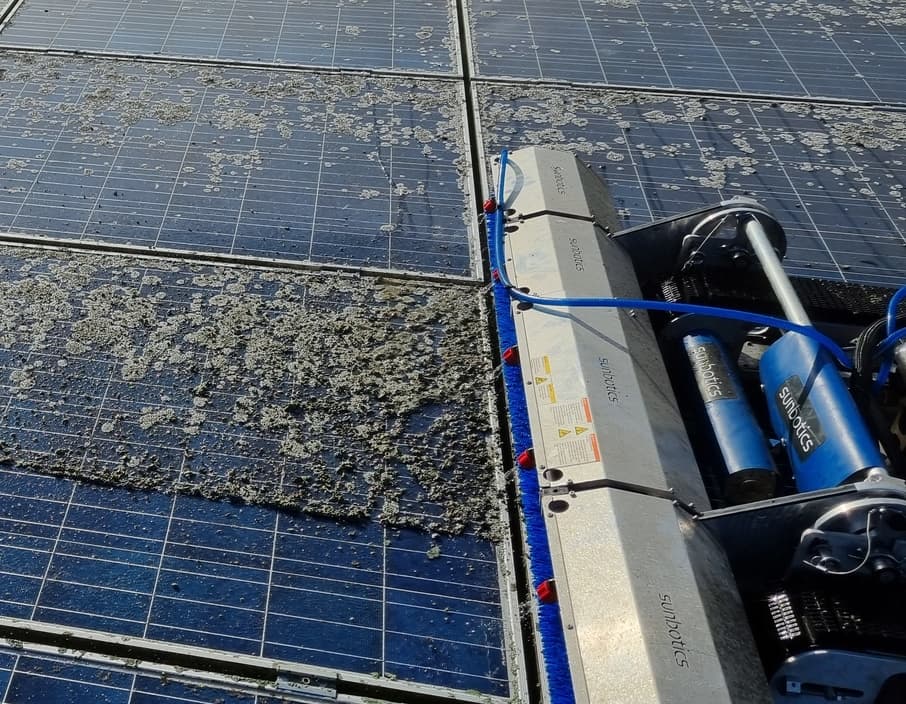 Solarpark-Reinigung für Betreiber & Investoren